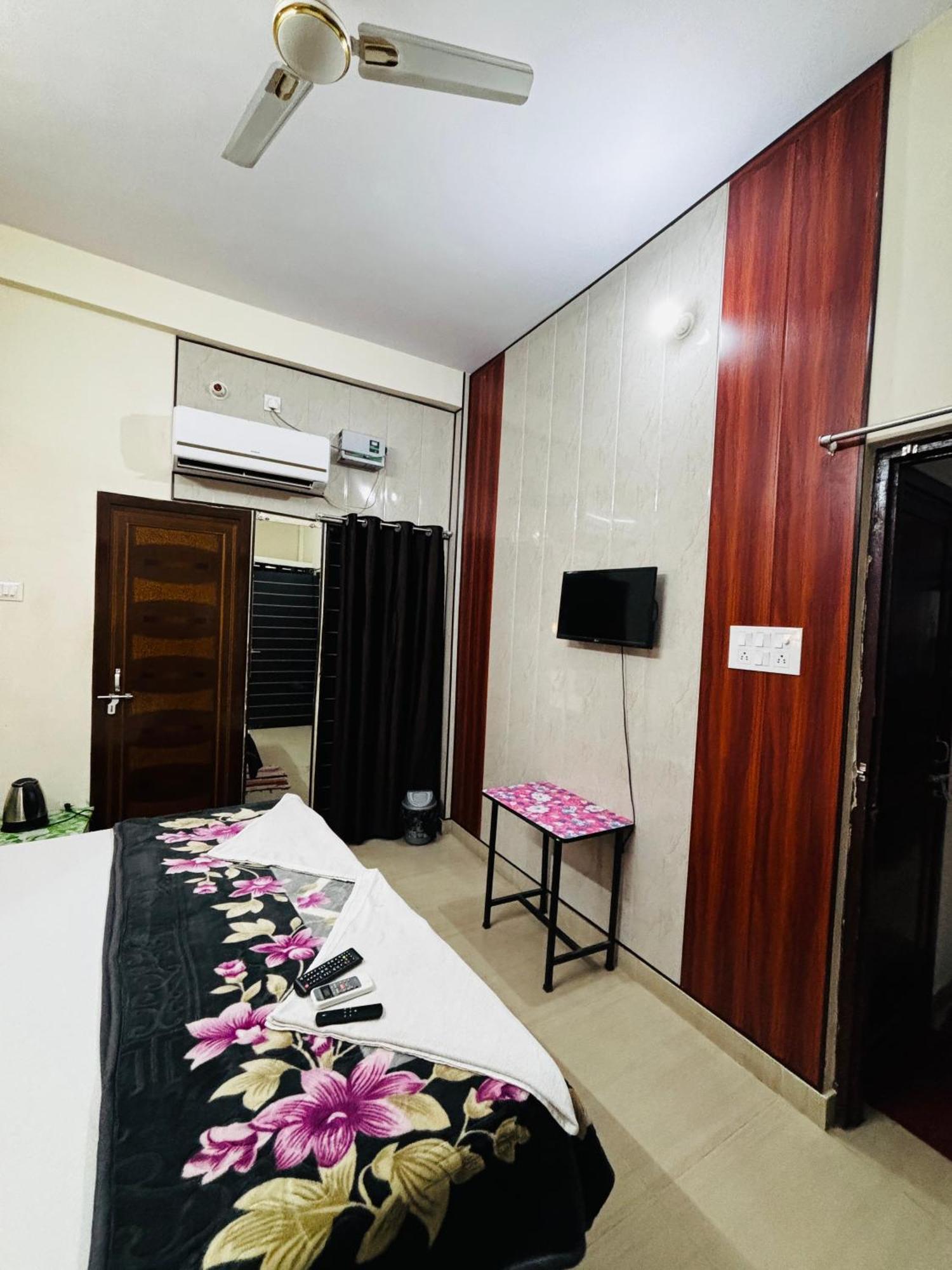 Gully Ghar Hotel Varanasi Exterior foto